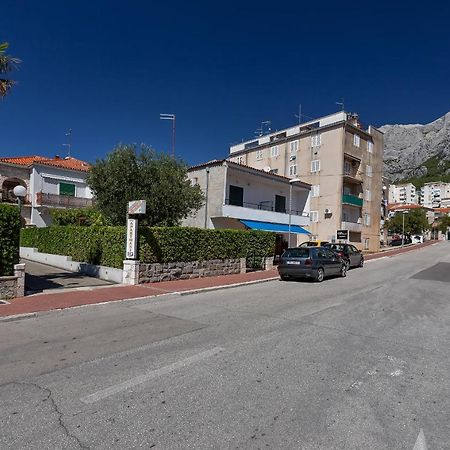 Apartments Carmen Макарска Екстериор снимка