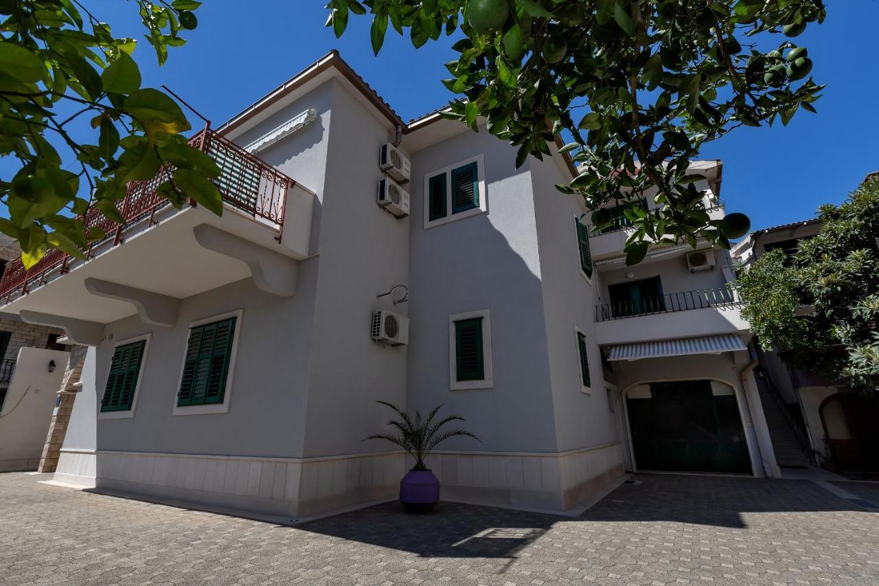 Apartments Carmen Макарска Екстериор снимка