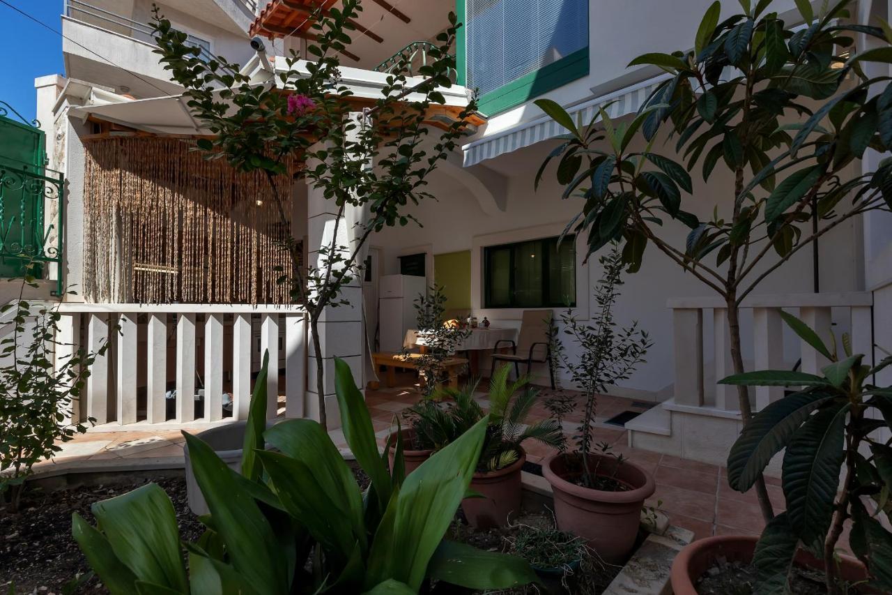 Apartments Carmen Макарска Екстериор снимка