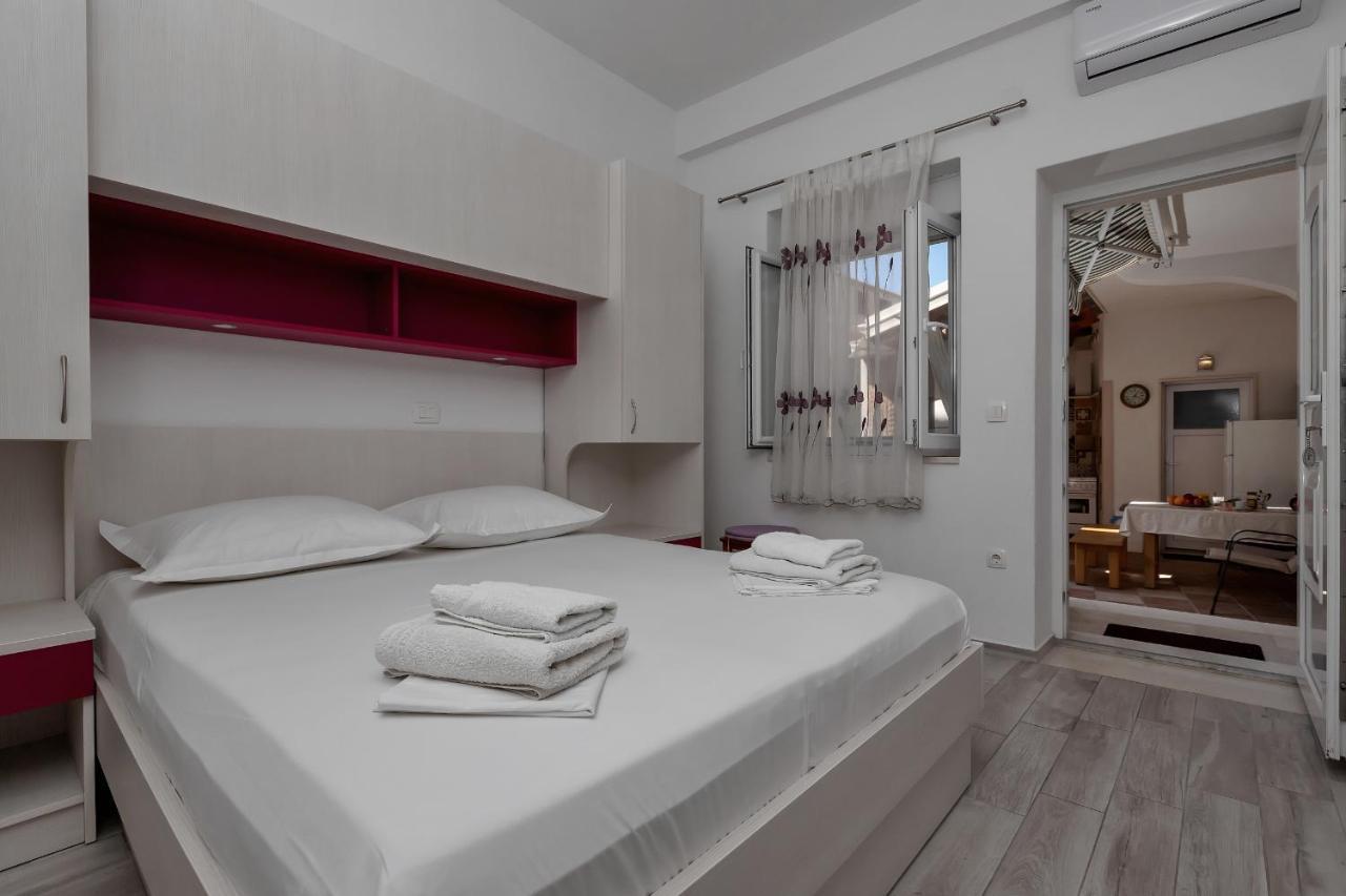 Apartments Carmen Макарска Екстериор снимка