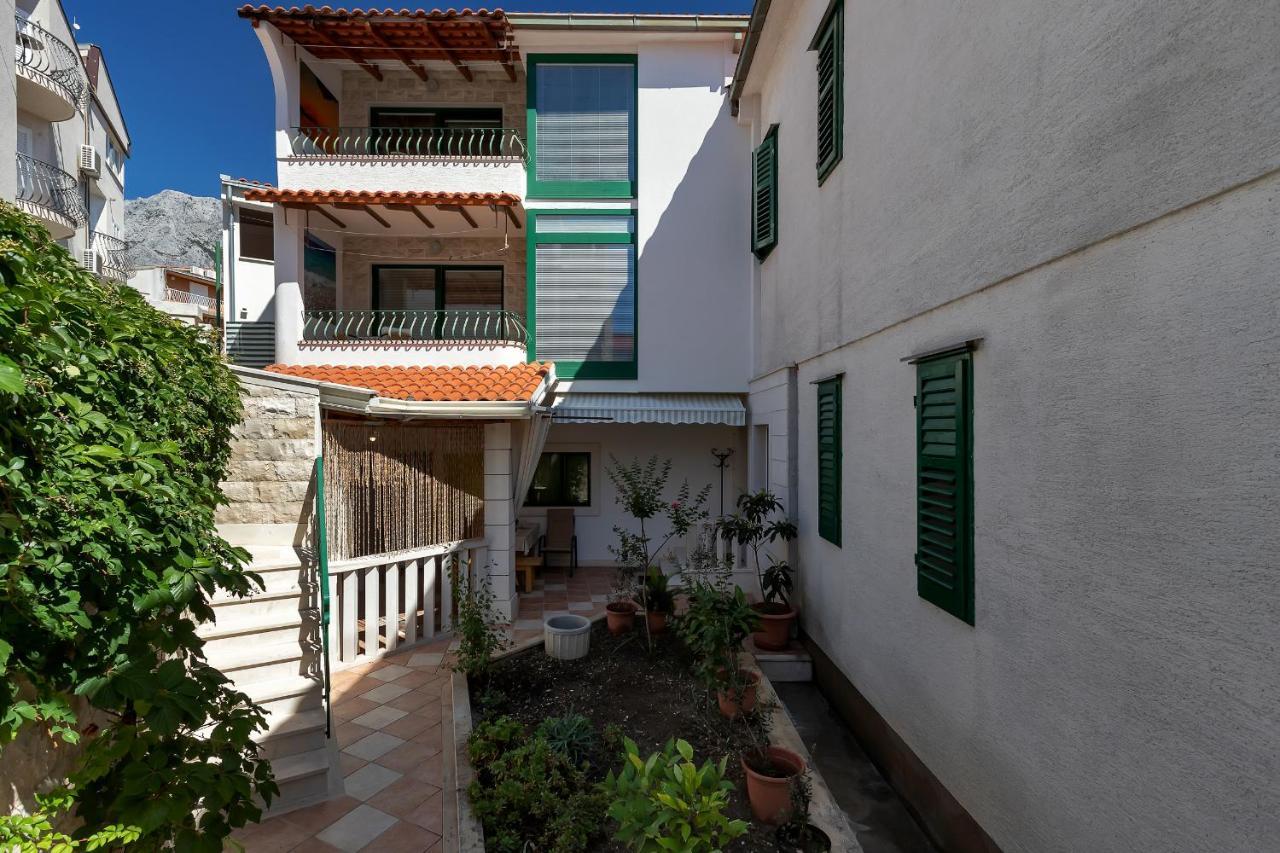 Apartments Carmen Макарска Екстериор снимка