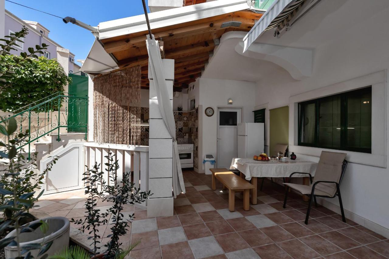 Apartments Carmen Макарска Екстериор снимка