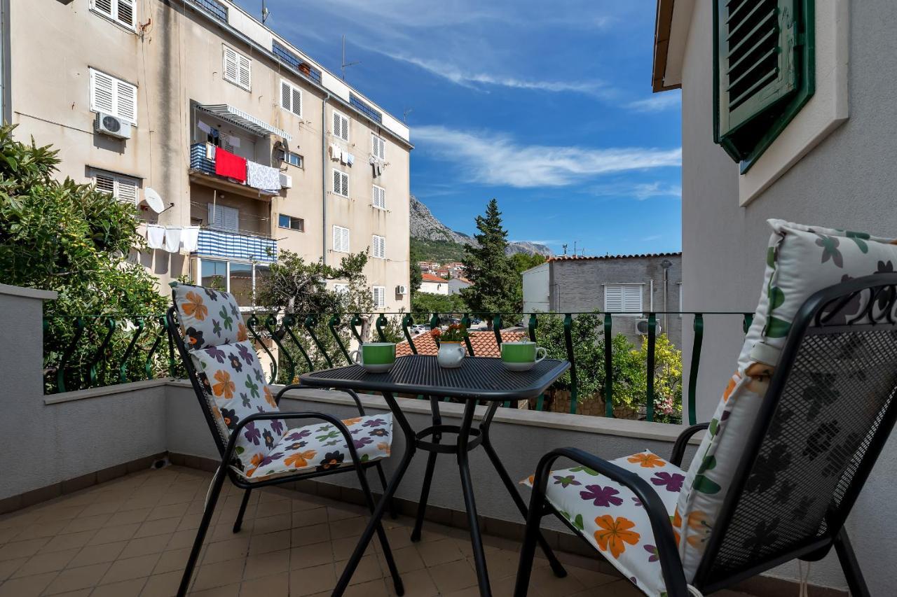 Apartments Carmen Макарска Екстериор снимка
