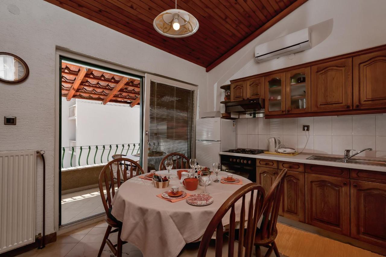 Apartments Carmen Макарска Екстериор снимка
