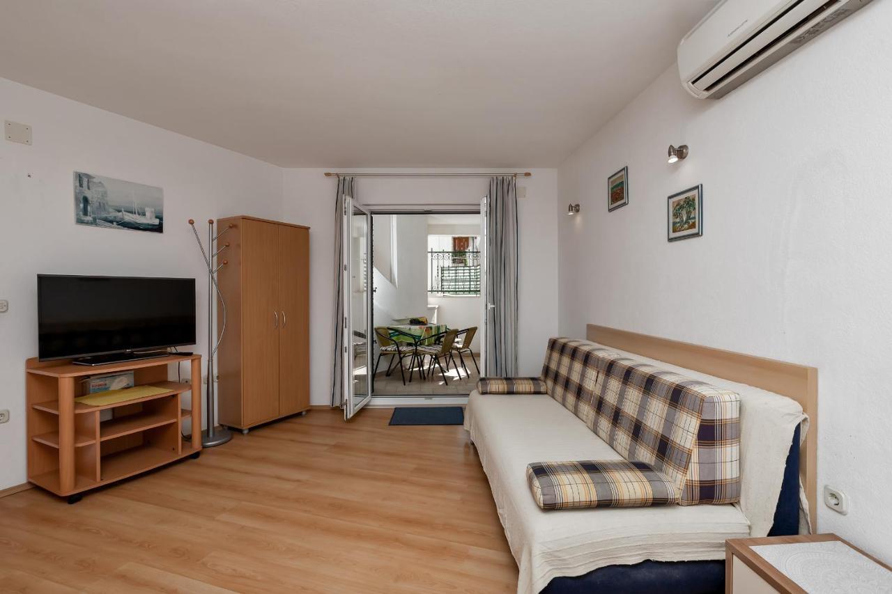 Apartments Carmen Макарска Екстериор снимка