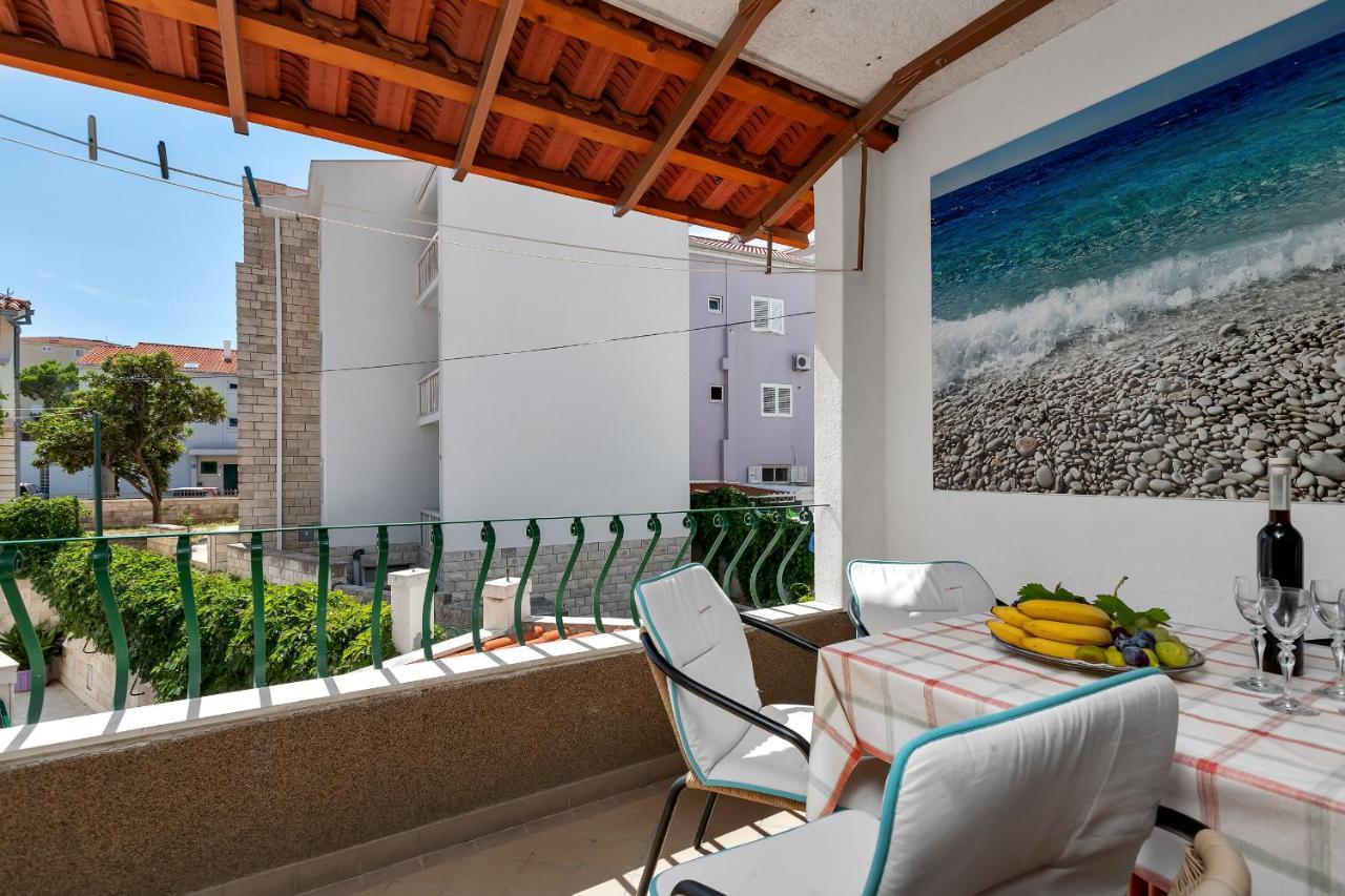 Apartments Carmen Макарска Екстериор снимка