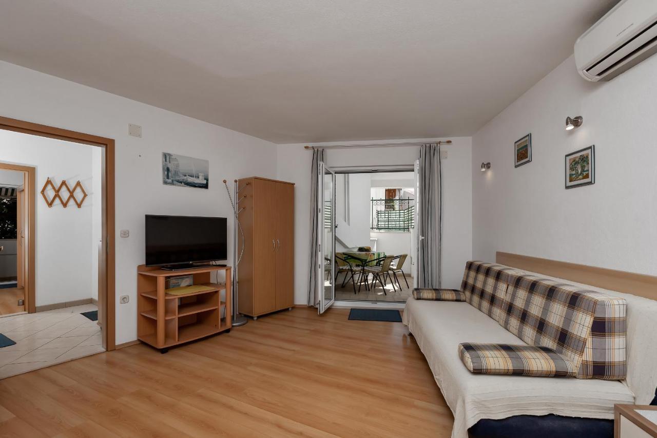 Apartments Carmen Макарска Екстериор снимка