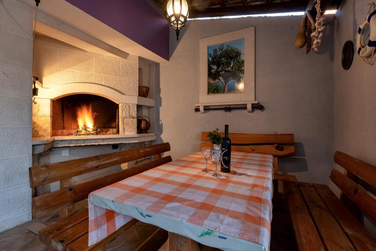 Apartments Carmen Макарска Екстериор снимка